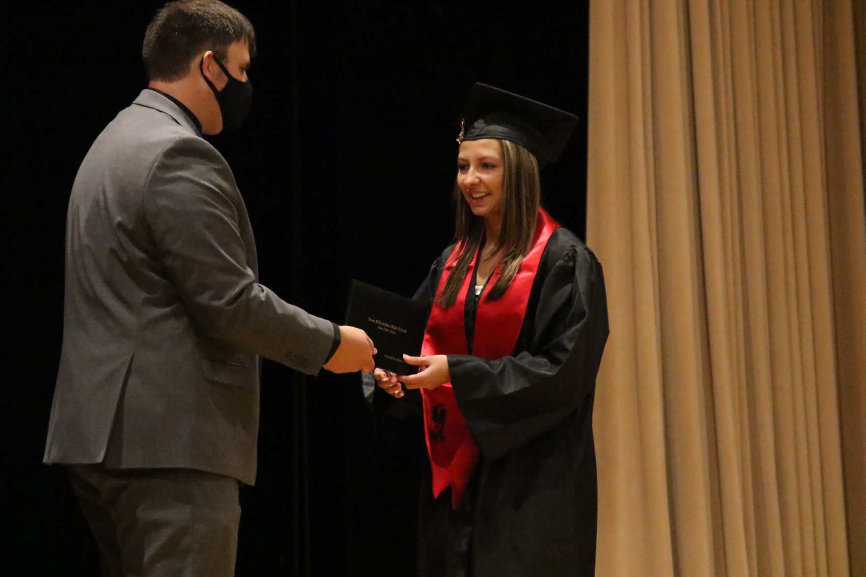 IFA_Grad1781.JPG